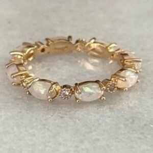 Gold Opal Crystal Tear Drop Princess Ring

Brand New

Size 7